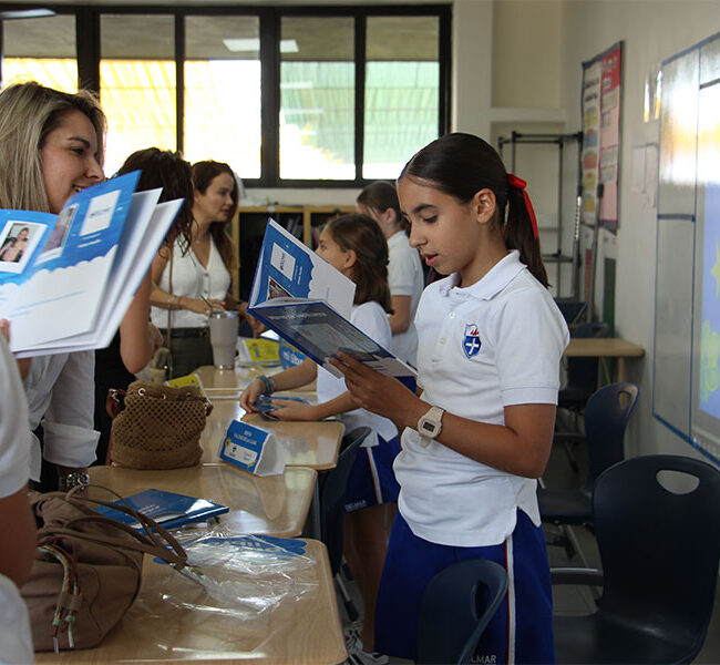 Estante Magico Delmar School