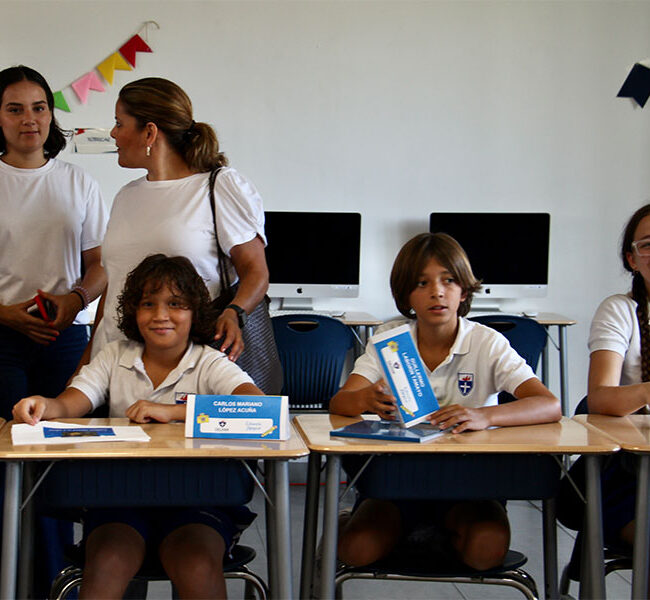 Estante Magico Delmar School